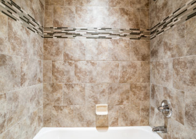 Luxury Tiled Bath Tub - Lunn Landings - Luxury Town Homes - Lakeland, FL